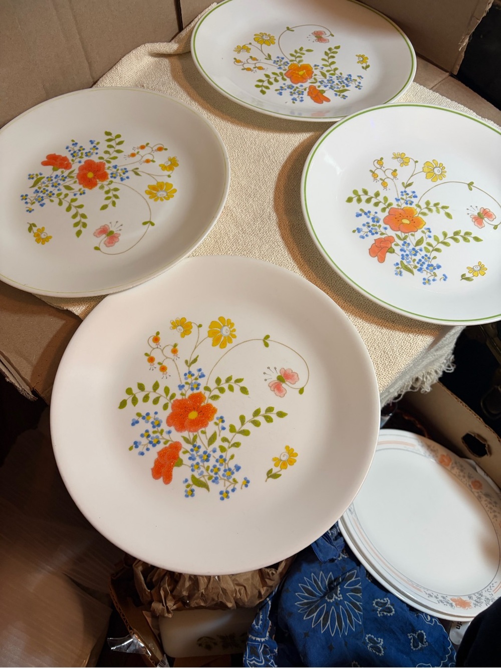 Vintage Corelle Wildflower Dinner Plates - Set of 4 - Retro 70s Floral